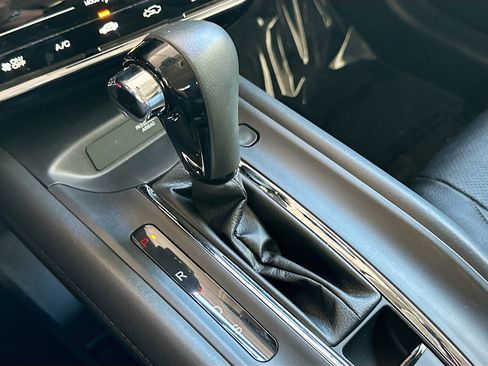 Used 2022 Honda HR-V EX-L image 16