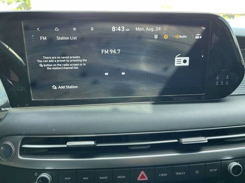 Used 2023 Hyundai Palisade Limited FWD image 12