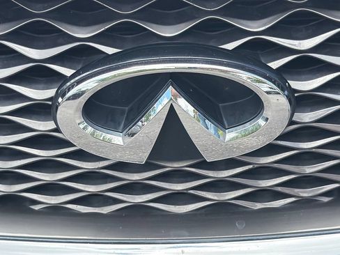 Used 2018 INFINITI Q50 Luxe w/ Essential Package (3.0T Luxe) AWD/4WD image 29