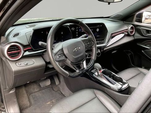 Used 2024 Chevrolet Trax RS w/ Sunroof Package image 12