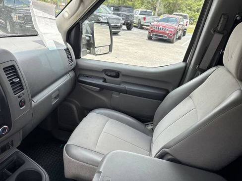 Used 2020 Nissan NV 3500 SV RWD image 22