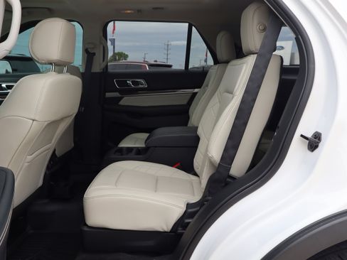 Used 2017 Ford Explorer Platinum AWD/4WD image 10