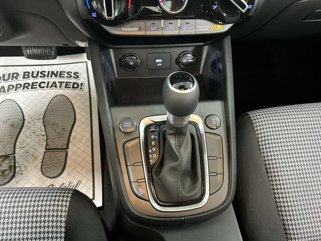 Used 2023 Hyundai Kona SE AWD/4WD image 17