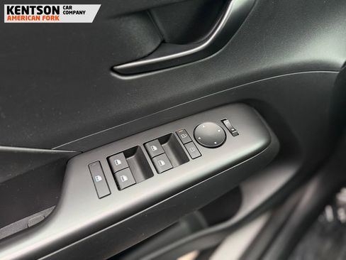 Used 2025 Hyundai Kona SEL image 24
