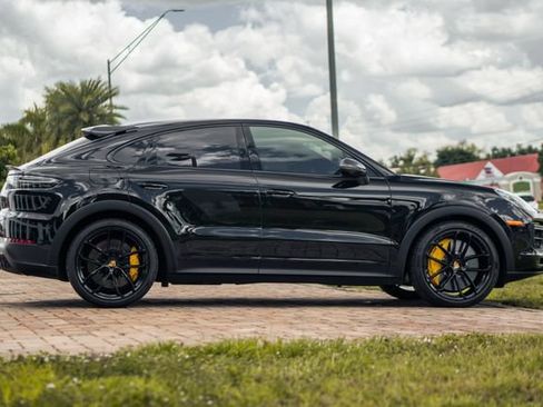 Used 2023 Porsche Cayenne Turbo GT AWD/4WD image 6