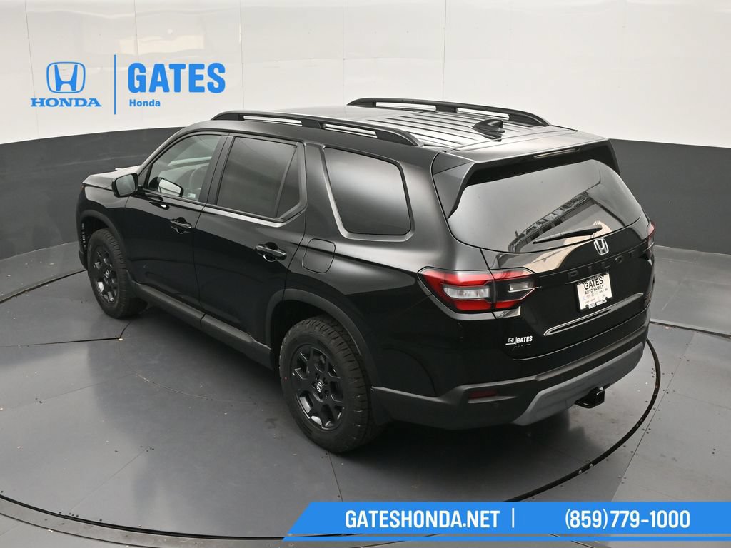 Certified 2025 Honda Pilot TrailSport image 57