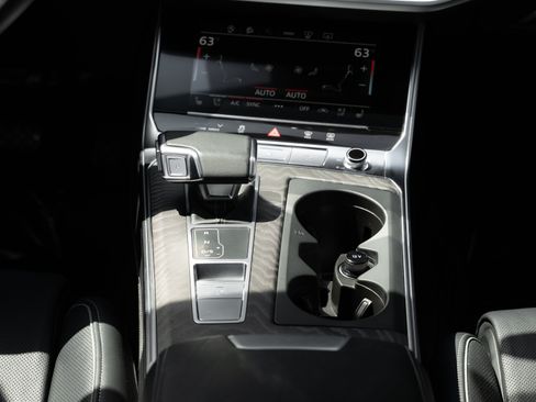 Certified 2025 Audi A6 3.0T allroad Prestige AWD/4WD image 17