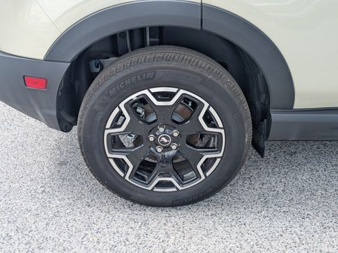 Used 2025 Ford Bronco Sport Outer Banks w/ Outer Banks Tech Package+ AWD/4WD image 11