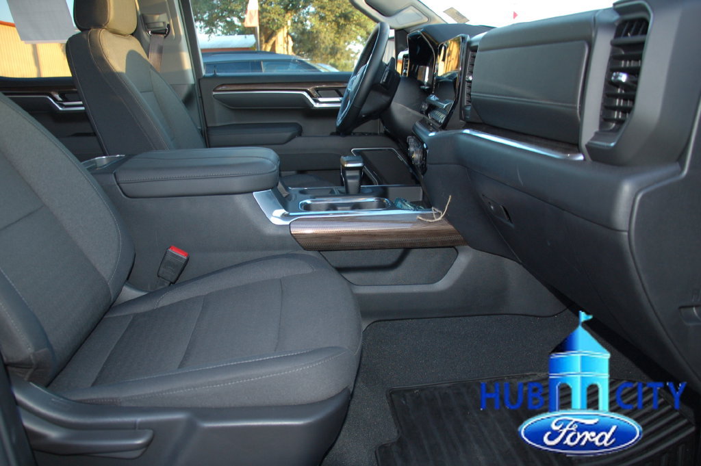 Used 2026 Chevrolet Silverado 1500 RST w/ Z71 Off-Road Package AWD/4WD image 14
