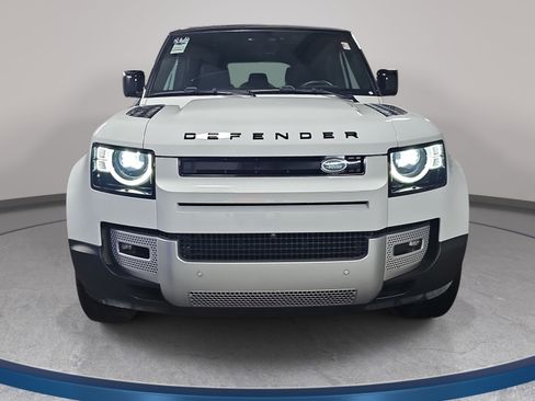 Used 2025 Land Rover Defender 110 S AWD/4WD image 2