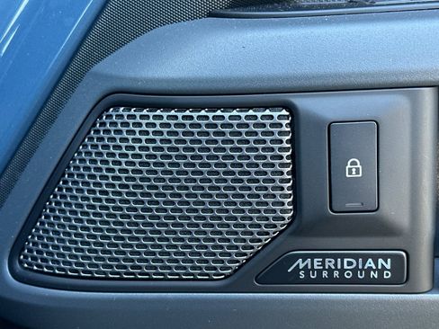 Used 2023 Land Rover Defender 110 X-Dynamic SE image 22