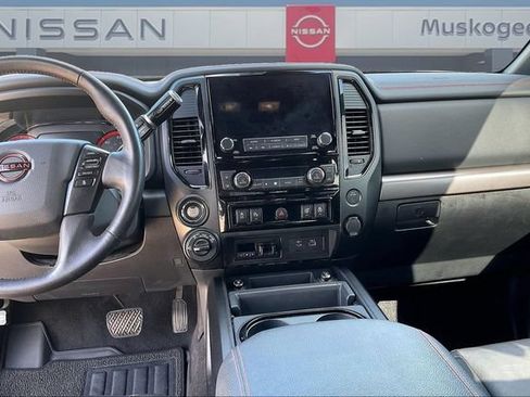 Used 2023 Nissan Titan PRO-4X w/ Pro-4x Convenience Package AWD/4WD image 10