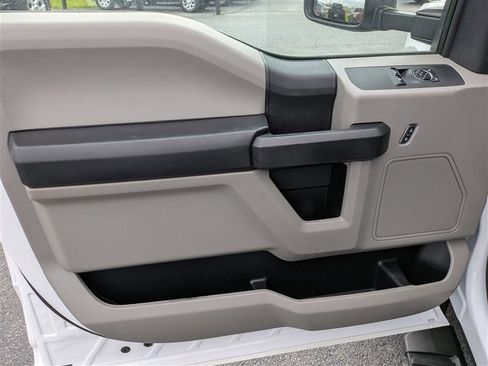 Used 2020 Ford F550 4x4 Regular Cab Super Duty image 16