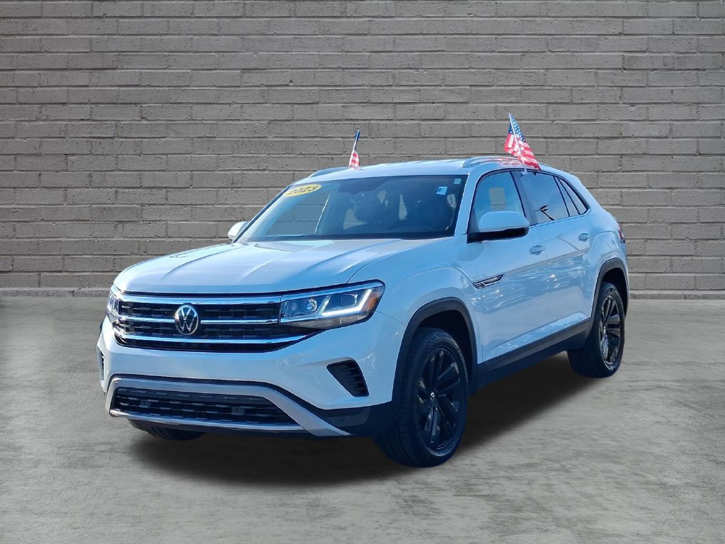 Used 2023 Volkswagen Atlas Cross Sport SE w/ Black Wheel Package FWD image 3