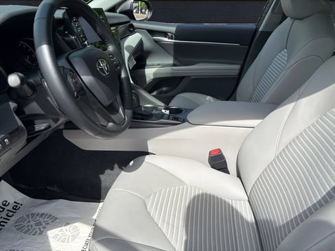 Used 2023 Toyota Camry SE FWD image 2