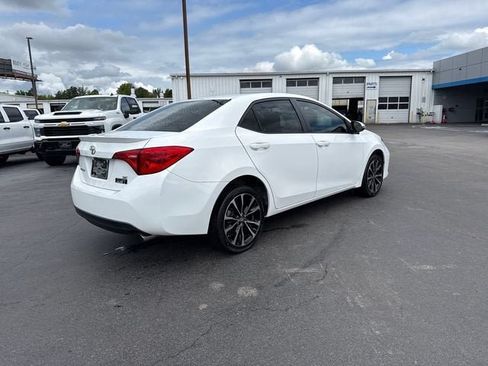 Used 2018 Toyota Corolla SE FWD image 3