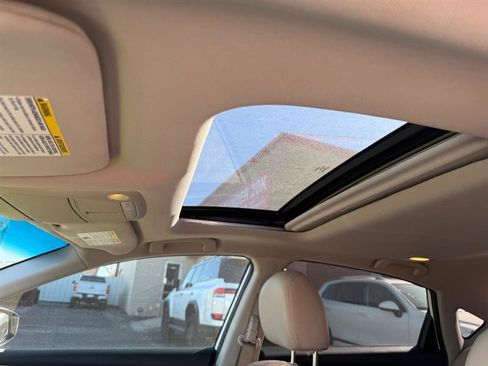 Used 2015 Nissan Altima 2.5 SL w/ Technology Package image 9