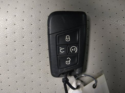 Used 2019 Volkswagen Jetta R-Line w/ R-Line Cold Weather Package image 32