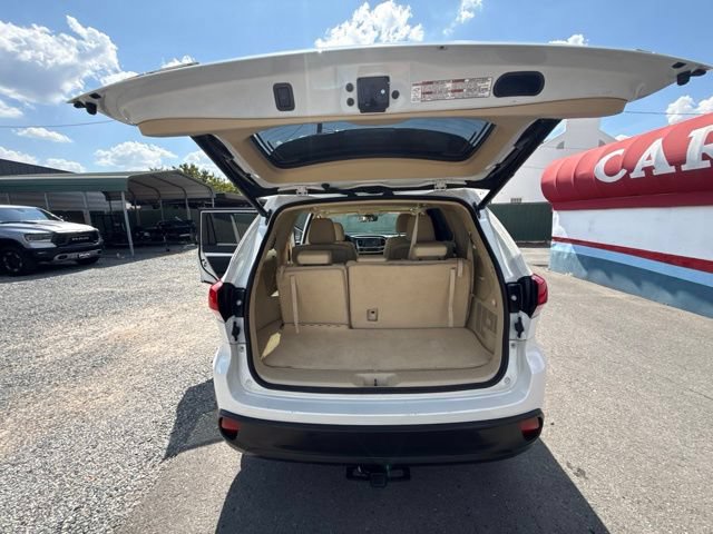 Used 2018 Toyota Highlander XLE FWD image 16