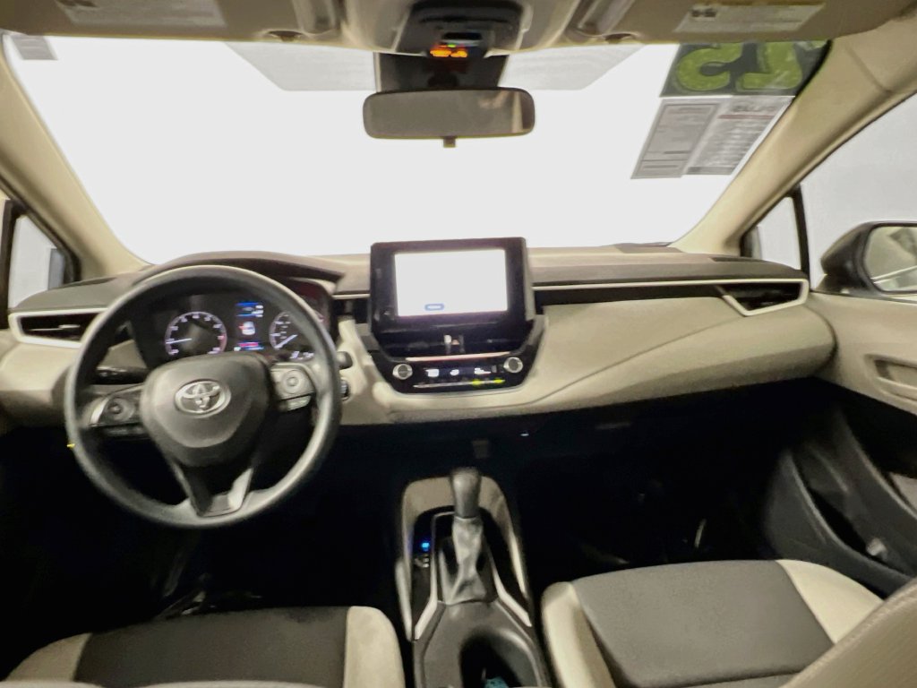 Used 2025 Toyota Corolla LE w/ LE Premium Package FWD image 27