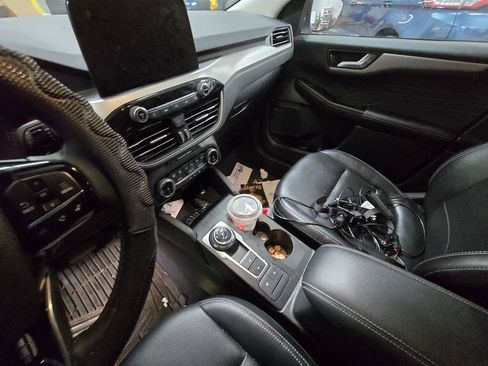 Used 2022 Ford Escape SEL image 18