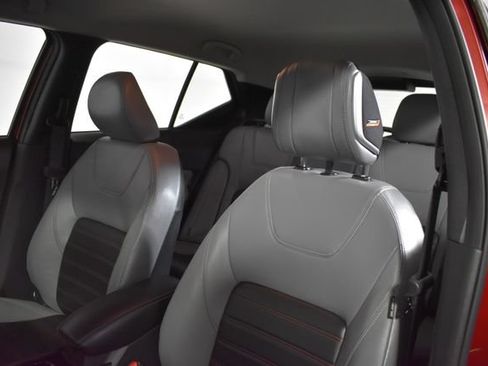 Used 2024 Nissan Kicks SR w/ SR Premium Package FWD image 10