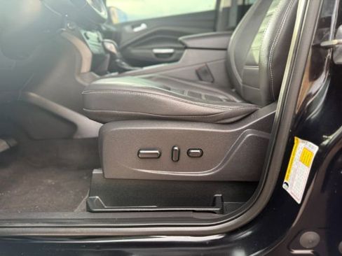 Used 2019 Ford Escape SEL image 12