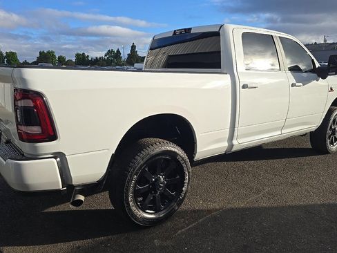 Used 2024 RAM 2500 Big Horn w/ Night Edition AWD/4WD image 4