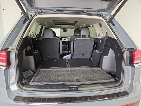 Used 2026 Volkswagen Atlas SE FWD image 12