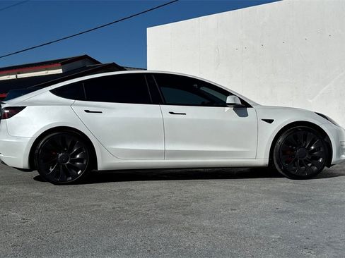 Used 2023 Tesla Model 3 Performance image 3