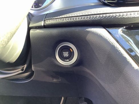 New 2026 Chrysler Pacifica Select image 16