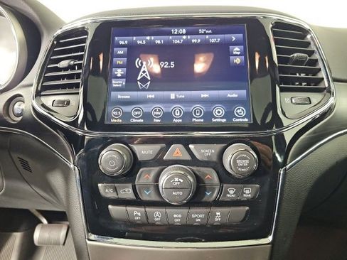 Certified 2021 Jeep Grand Cherokee Limited w/ Luxury Group II image 20