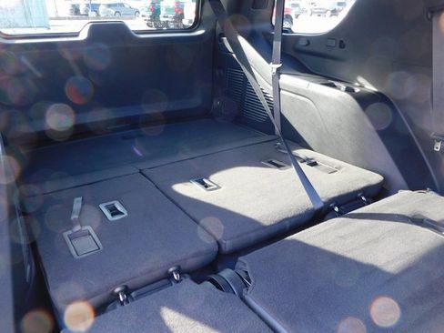 Used 2024 GMC Yukon SLE image 31