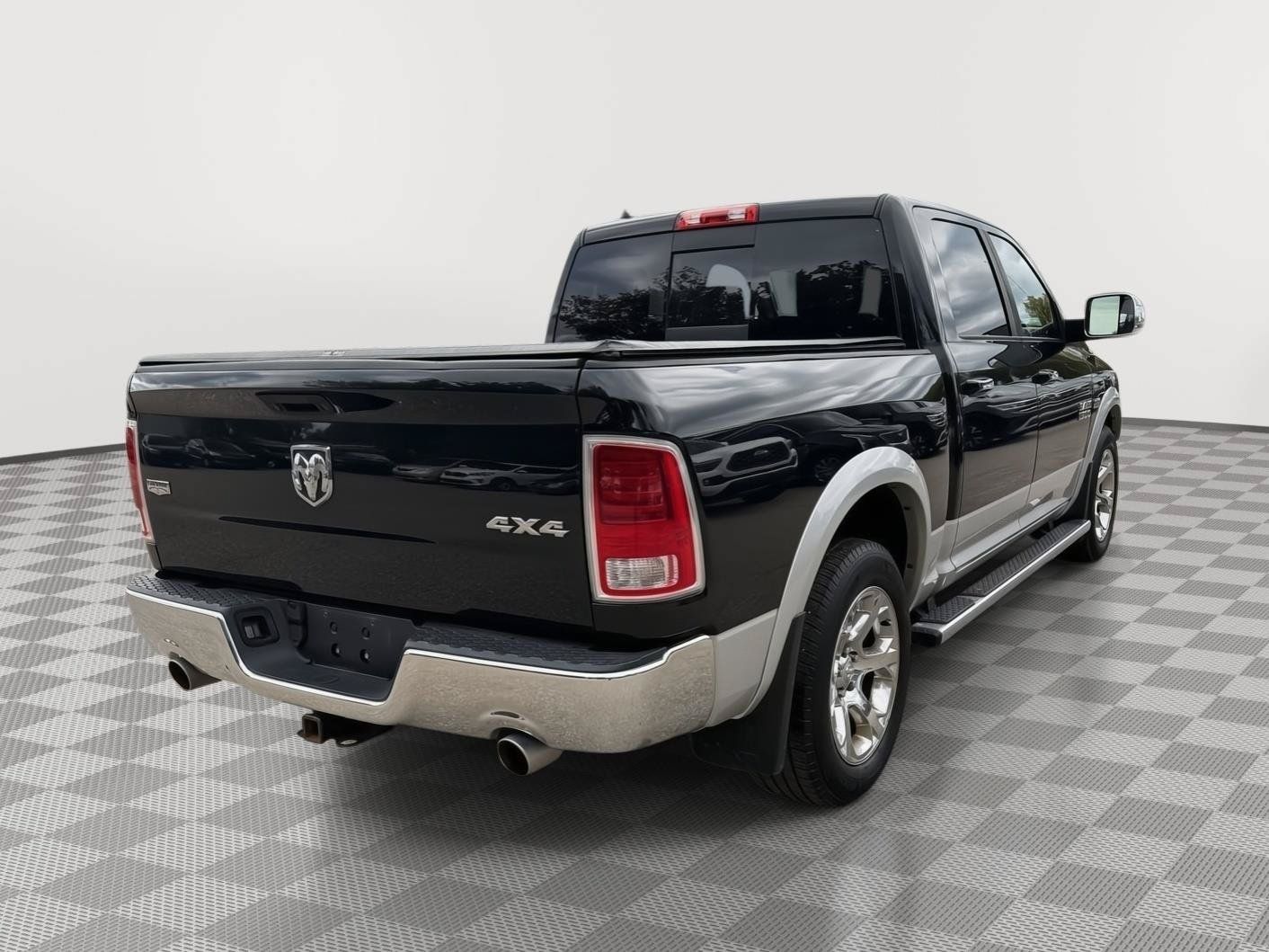 Used 2015 RAM 1500 Laramie w/ Convenience Group AWD/4WD image 7