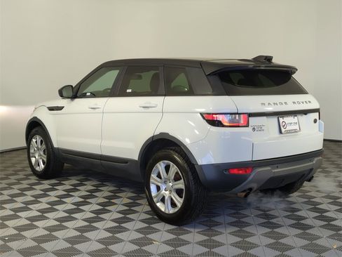 Used 2017 Land Rover Range Rover Evoque SE Premium image 7