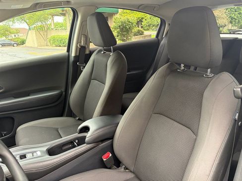 Used 2019 Honda HR-V EX image 38