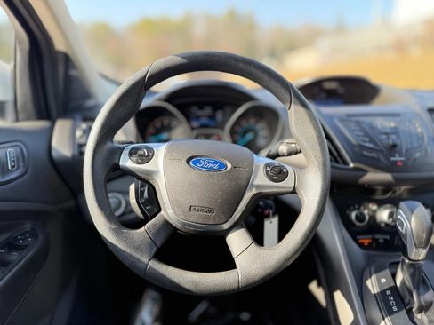 Used 2016 Ford Escape SE AWD/4WD image 9