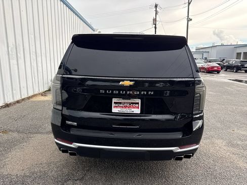Used 2025 Chevrolet Suburban High Country AWD/4WD image 7