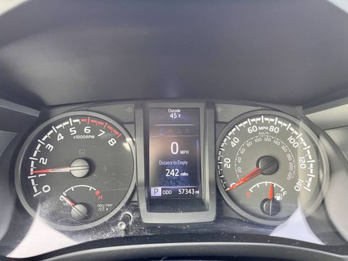 Used 2022 Toyota Tacoma SR image 11