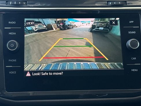 Used 2023 Volkswagen Tiguan SE FWD image 21