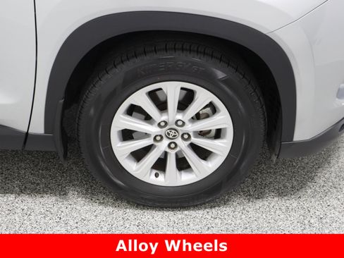 Certified 2024 Toyota Grand Highlander XLE image 4