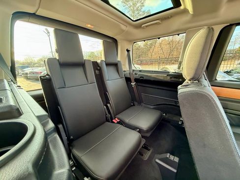 Used 2015 Land Rover LR4 HSE image 30