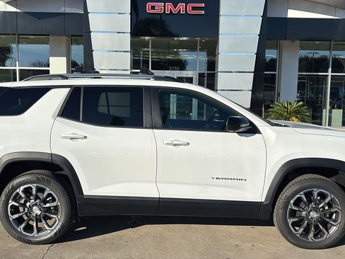 New 2026 GMC Terrain Elevation w/ Elevation Premium Package AWD/4WD image 8