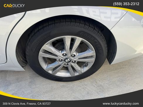 Used 2017 Hyundai Elantra SE FWD image 25