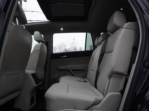 Used 2021 Volkswagen Atlas SE w/ Panoramic Sunroof Package image 39