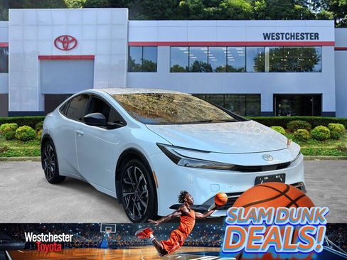 Used 2024 Toyota Prius Prime image 1