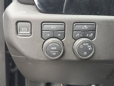 Used 2023 Chevrolet Silverado 1500 LT AWD/4WD image 14
