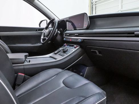 Certified 2025 Hyundai Palisade SEL FWD image 13