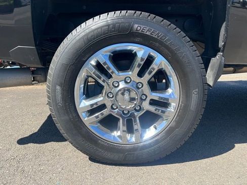 Used 2015 Chevrolet Silverado 2500 High Country w/ Duramax Plus Package AWD/4WD image 10