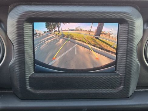 Used 2021 Jeep Wrangler Unlimited Sport image 18